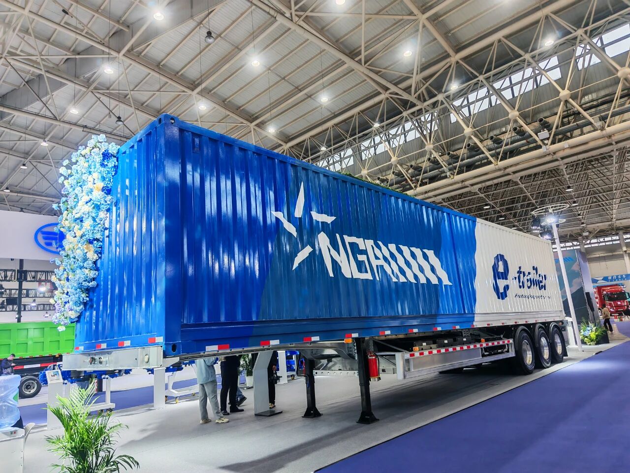 NGA 智能電動(dòng)半掛車(chē)成為 2025 中國(guó)國(guó)際商用車(chē)展會(huì)上的明星產(chǎn)品！